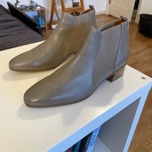 Aquatalia Taupe ankle booties - Size 11